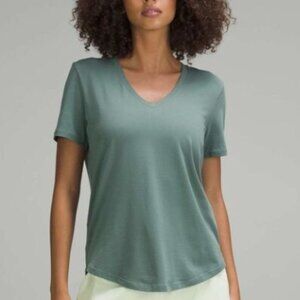 Lululemon Women's V-Neck Love T-Shirt - Medium Forest Green